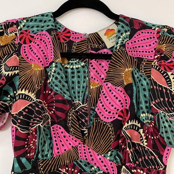 Silk seashell dress - Picture 3 of 5